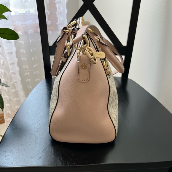 Michael Kors ❗️❗️Ciara large blush satchel - Picture 8 of 8